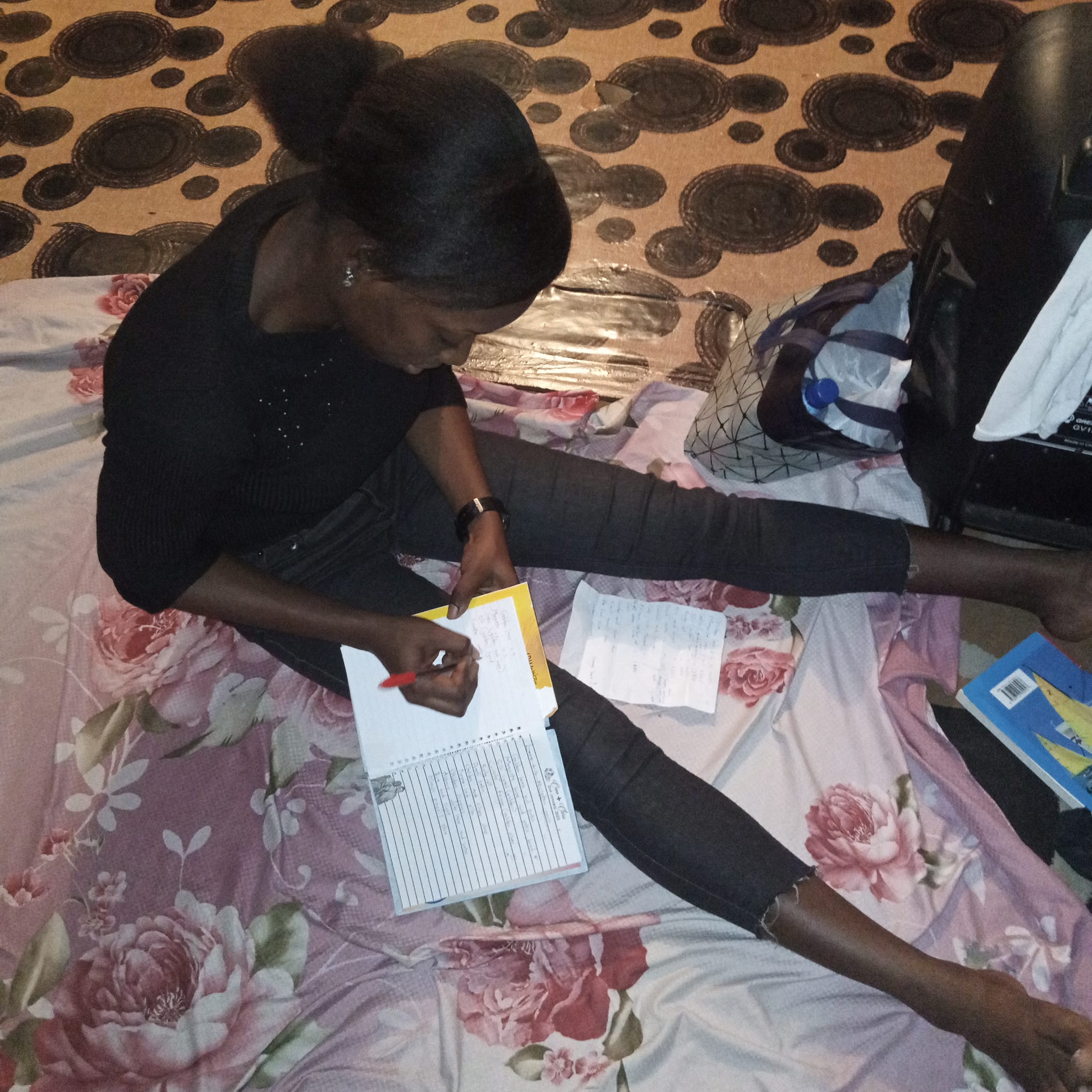 Man Shares Photos Of His Wife Sitting On The Floor Of His One Bedroom Apartment As He Advises People Planning To Get Married Not To Give Up