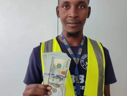 Kano Airport Cleaner Returns $10,000 Found on Aircraft
