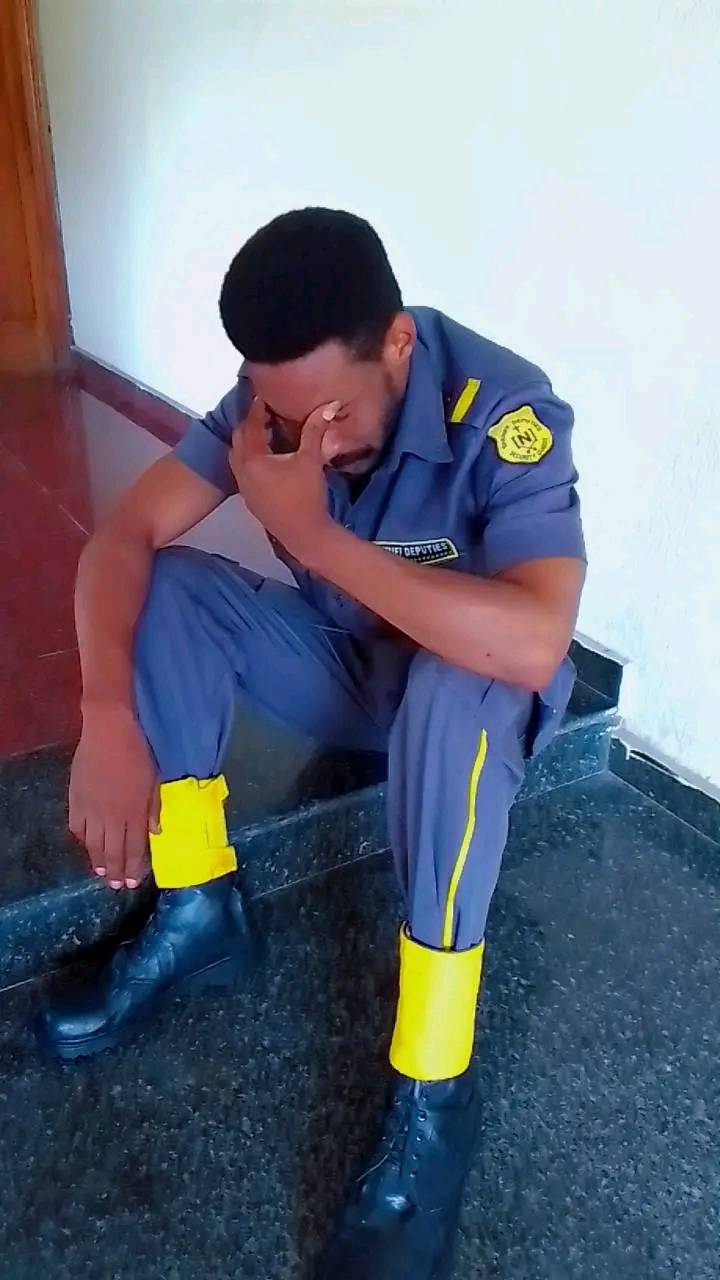 Nigerian Man Weeps After Fiancée Dumps Him Over Financial Issues and Security Guard Job: "Am I God That Gives Jobs?"