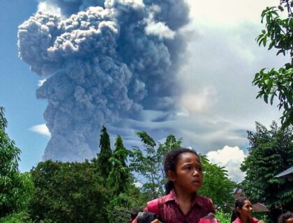 Schoolchildren Flee as Indonesia’s Mount Lewotobi Laki Laki Erupts Again Within a Week