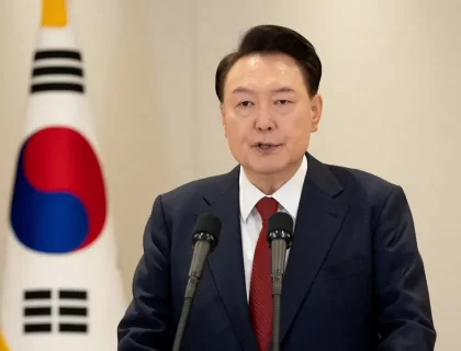 South Korean Corruption Investigators Move to Arrest Impeached President