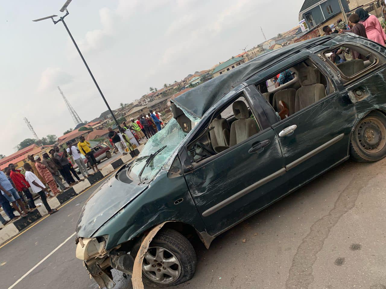 Three Teachers, Six Pupils Seriously Injured in Ibadan Auto Crash