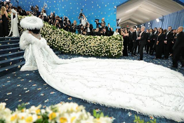 Diana Ross Stuns In 18-Foot Gown As She Pays Tribute To Family Legacy At 2025 Met Gala (Photos)