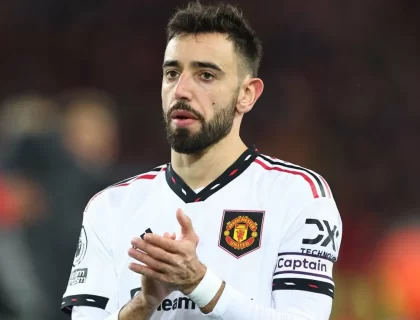 Bruno Fernandes Rejects £700,000-a-Week Al Hilal Offer to Stay at Manchester United