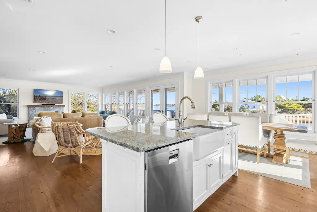American Billionaire Michael Bloomberg Buys $4M Hamptons Home For His Pregnant Daughter To Be Close To His Grandkids
