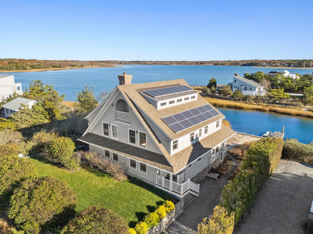 American Billionaire Michael Bloomberg Buys $4M Hamptons Home For His Pregnant Daughter To Be Close To His Grandkids
