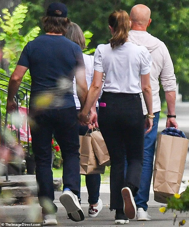 Tom Cruise and Ana de Armas Confirm Romance With Vermont Getaway