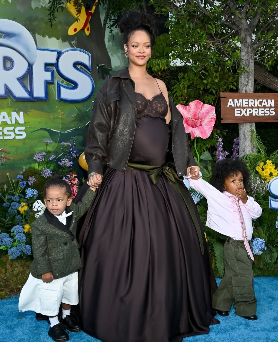 Rihanna Spotted With Her Children At The Premiere Of Smurfs (Photos)