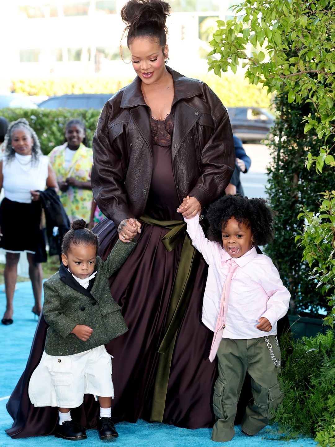 Rihanna Spotted With Her Children At The Premiere Of Smurfs (Photos)