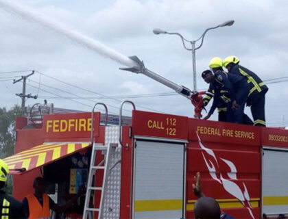 Osun Residents Confront Federal Firefighters Over Alleged Delayed Response