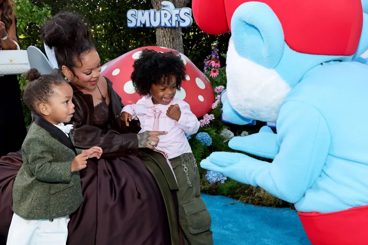 Rihanna Spotted With Her Children At The Premiere Of Smurfs (Photos)