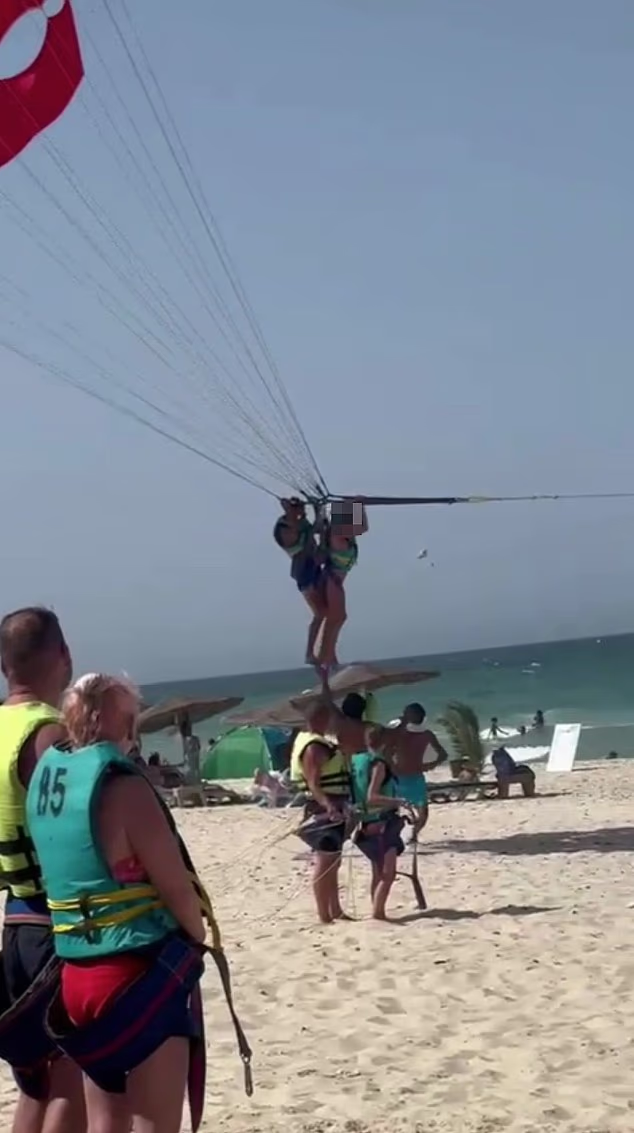 British Woman Alleges She Was Sexually Assaulted Mid‑Air by Parasail Instructor During Holiday in Tunisia