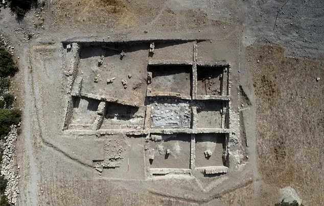 1,300-Year-Old Eucharistic Bread Loaves Unearthed in Southern Turkey