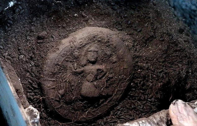 1,300-Year-Old Eucharistic Bread Loaves Unearthed in Southern Turkey