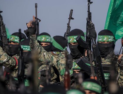 UK Proposes Using Northern Ireland Peace Model to Disarm Hamas in Gaza