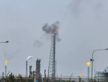 Iranian Missile Barrage Hits Tel Aviv Amid Conflicting Diplomatic Signals